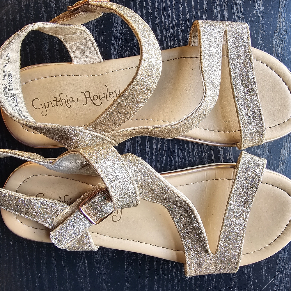 Cynthia Rowley Gold Glitter Sandals Girls/Youth Sz 3